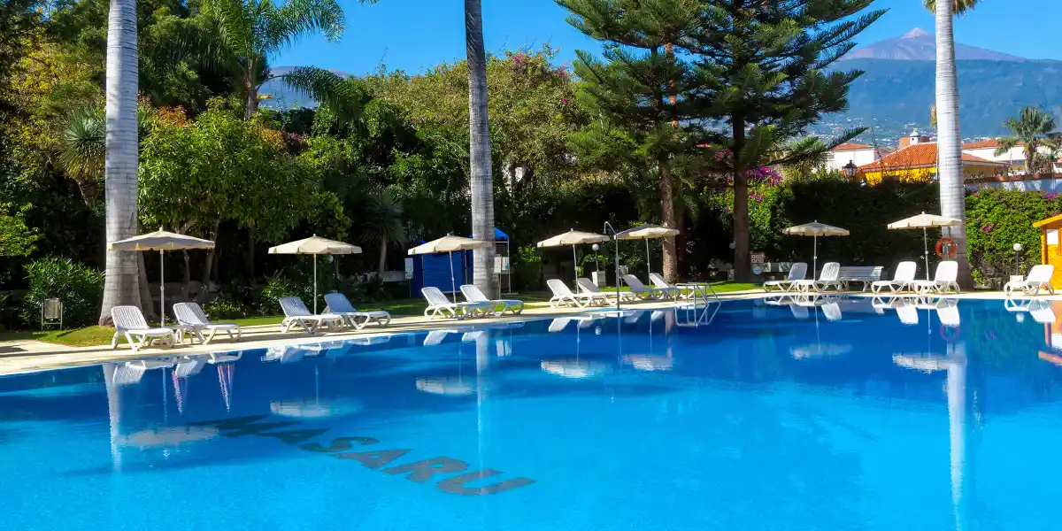 servicio piscinas apartamentos masaru