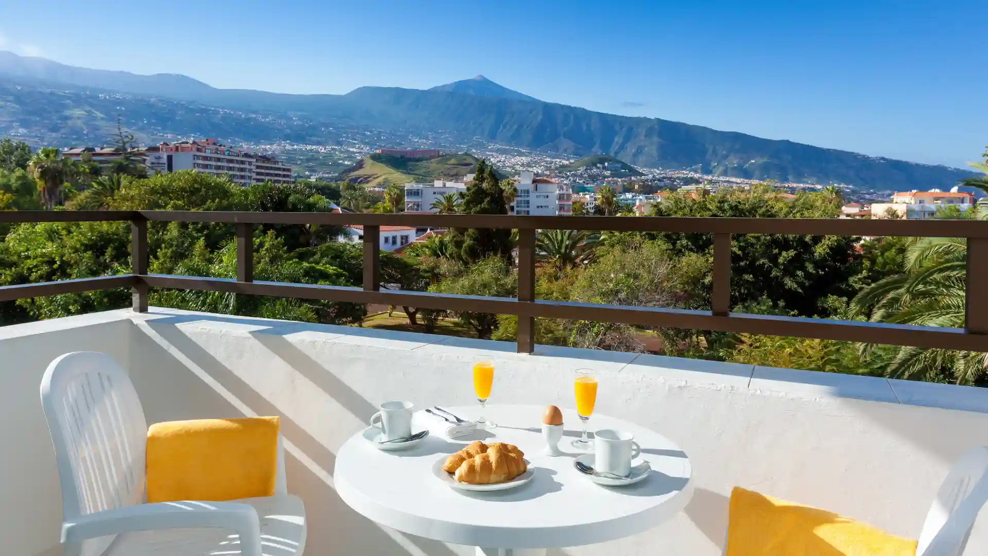 balcony with views at Apartamentos Masaru