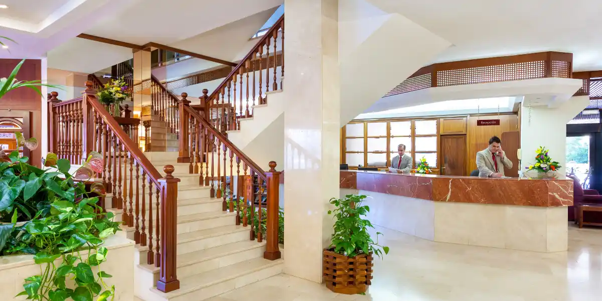 reception service at Apartamentos Masaru